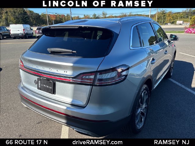 Used 2023 Lincoln Nautilus Reserve AWD/4WD image 7
