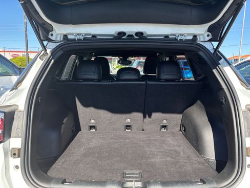 Used 2025 Jeep Compass Limited image 32