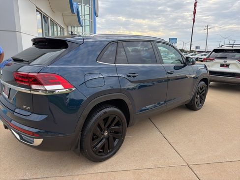 Used 2022 Volkswagen Atlas Cross Sport SE image 15