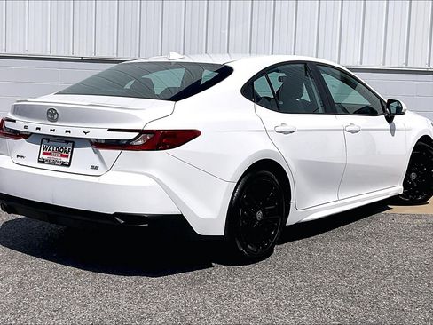 Used 2025 Toyota Camry SE FWD image 15