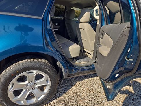 Used 2011 Ford Edge SEL image 16