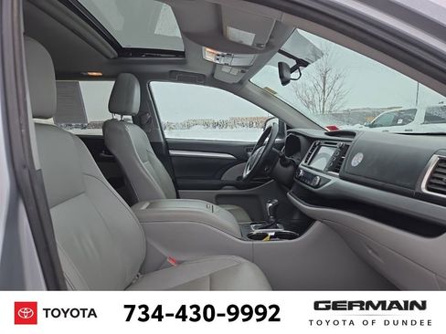 Used 2015 Toyota Highlander XLE image 16