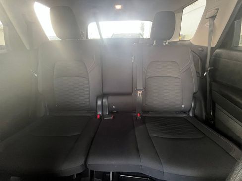 Used 2025 Nissan Pathfinder SV image 40