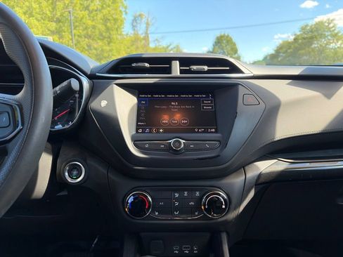 Used 2022 Chevrolet TrailBlazer LT w/ Confidence II Package FWD image 20