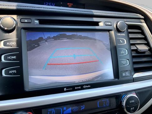 Used 2019 Toyota Highlander XLE FWD image 26