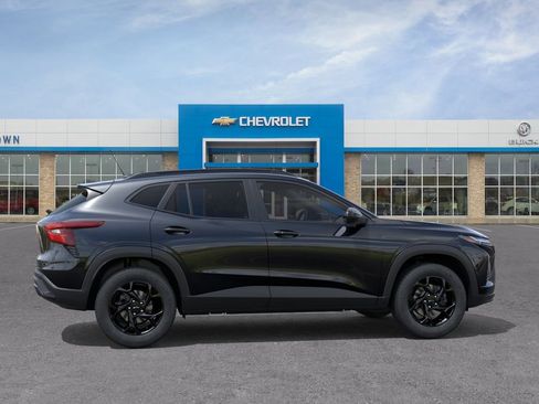 New 2026 Chevrolet Trax LT w/ Driver Confidence Package FWD image 5