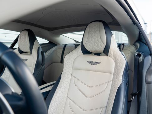 Used 2019 Aston Martin DBS Superleggera image 12