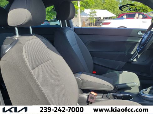 Used 2019 Volkswagen Beetle 2.0T SE FWD image 25