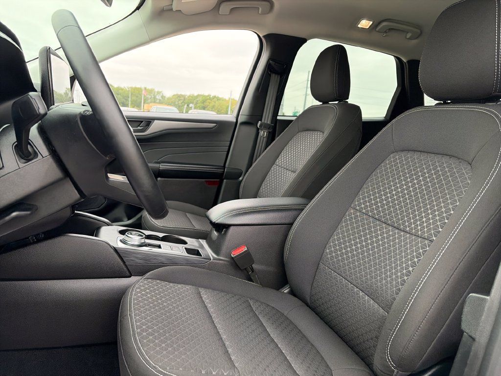 Used 2024 Ford Escape Active w/ Tech Pack #1 FWD image 16