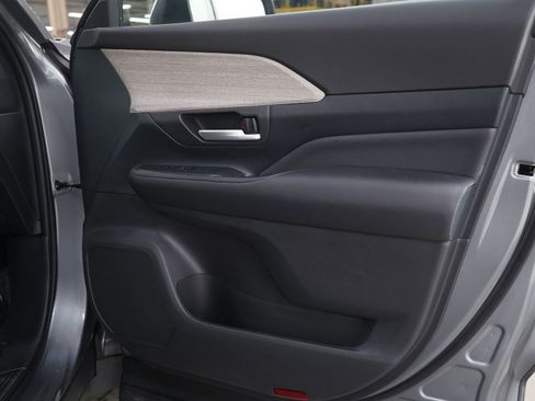 Used 2025 Toyota Grand Highlander AWD Hybrid image 9