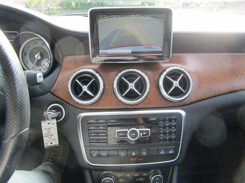 Used 2015 Mercedes-Benz GLA 250 4MATIC image 16
