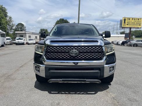 Used 2018 Toyota Tundra SR5 w/ SR5 Upgrade Package AWD/4WD image 5