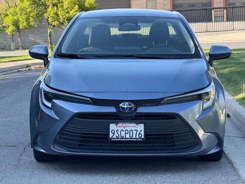 Used 2025 Toyota Corolla LE w/ Carpet Mat Package (TMS) FWD image 2