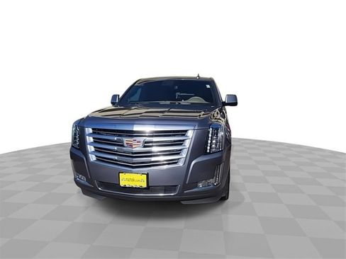Used 2018 Cadillac Escalade Platinum image 3