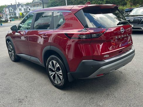 Used 2023 Nissan Rogue SV image 5