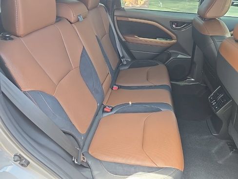 Used 2025 Subaru Forester Touring AWD/4WD image 37