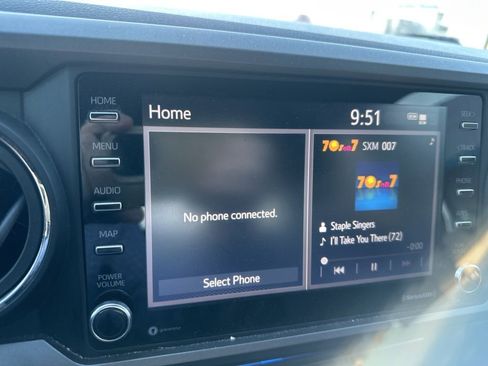 Used 2022 Toyota Tacoma TRD Sport image 12