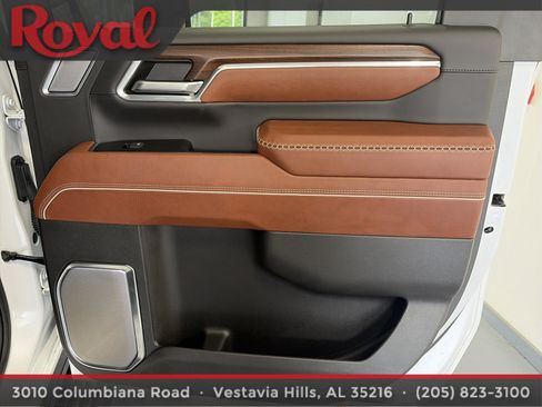 Used 2024 GMC Sierra 2500 Denali Ultimate w/ Max Trailering Package AWD/4WD image 17