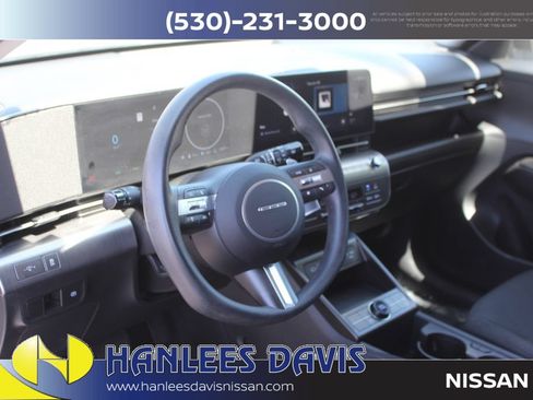 Used 2024 Hyundai Kona SE FWD image 11