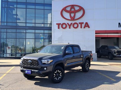 Used 2020 Toyota Tacoma TRD Off-Road w/ Technology Package AWD/4WD image 1
