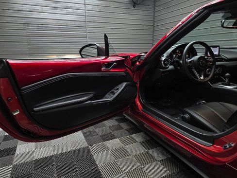 Used 2021 MAZDA MX-5 Miata RF Grand Touring RWD image 28