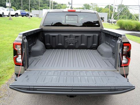 Used 2025 Ford Ranger Lariat w/ Black Appearance Package AWD/4WD image 15