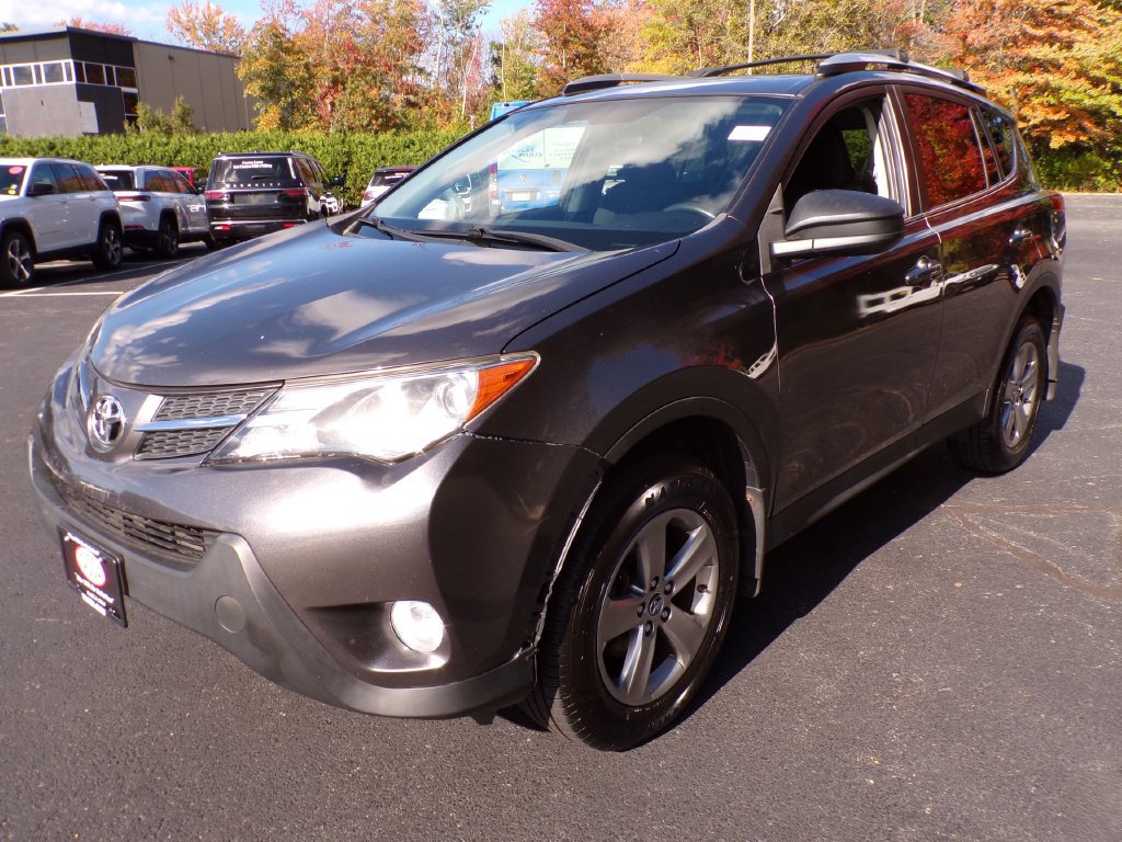 Used 2015 Toyota RAV4 XLE w/ Four Season Floor Mat Package AWD/4WD image 3