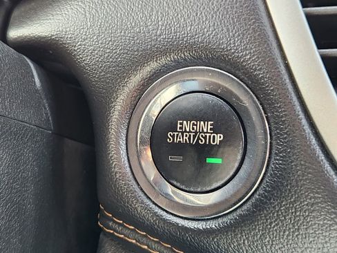 Used 2018 Chevrolet Trax LT w/ LT Convenience Package image 22