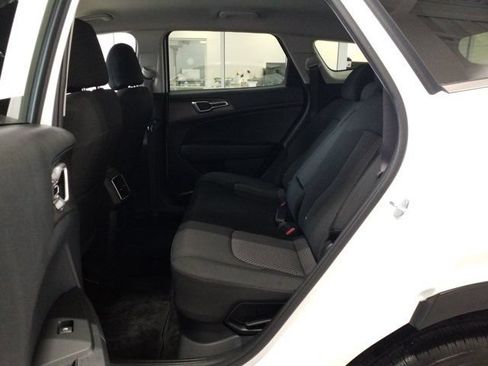 Used 2024 Kia Sportage LX AWD/4WD image 14