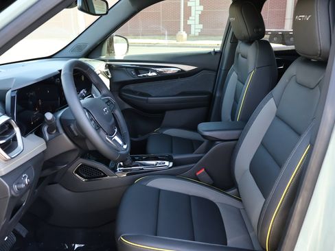 New 2026 Chevrolet TrailBlazer ACTIV w/ Convenience Package AWD/4WD image 12
