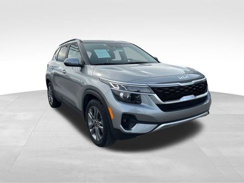 Used 2023 Kia Seltos S w/ Navigation Package image 7