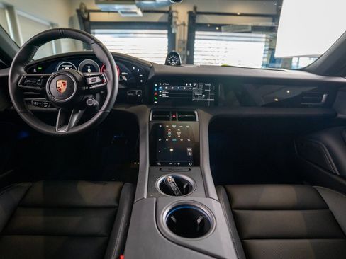 New 2025 Porsche Taycan image 18