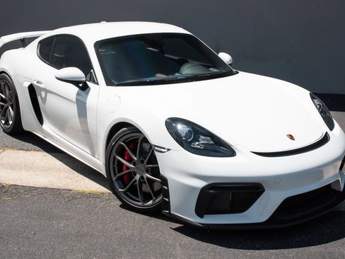Used 2020 Porsche 718 Cayman GT4 RWD image 6