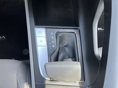 Used 2023 Hyundai Elantra SEL image 6