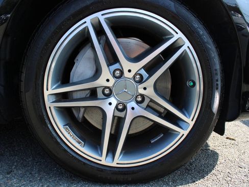 Used 2017 Mercedes-Benz E 300 4MATIC image 19