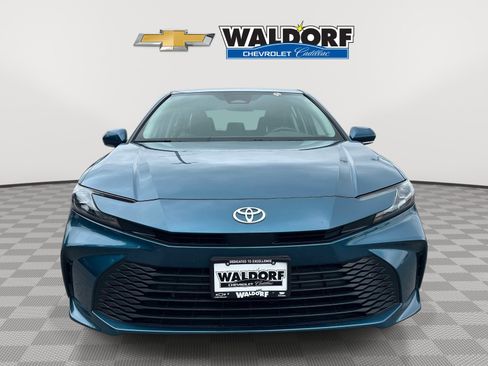 Used 2025 Toyota Camry LE w/ Convenience Package FWD image 2