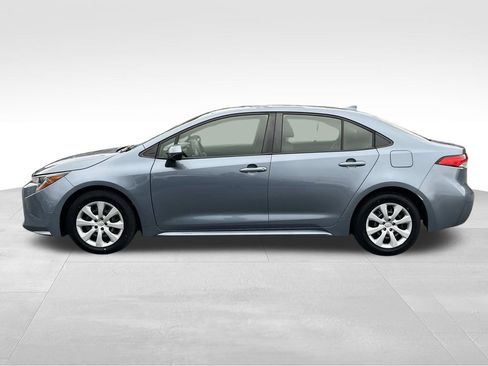 Used 2022 Toyota Corolla LE image 6