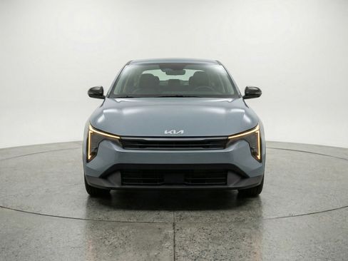 Used 2025 Kia K4 FWD image 2