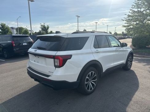 Used 2025 Ford Explorer ST-Line AWD/4WD image 7