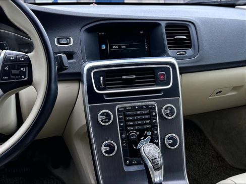 Used 2015 Volvo S60 T5 Premier FWD image 9