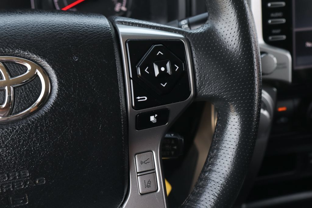 Used 2021 Toyota 4Runner SR5 AWD/4WD image 24