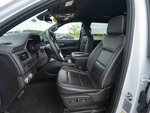 Used 2024 GMC Yukon SLT AWD/4WD image 17