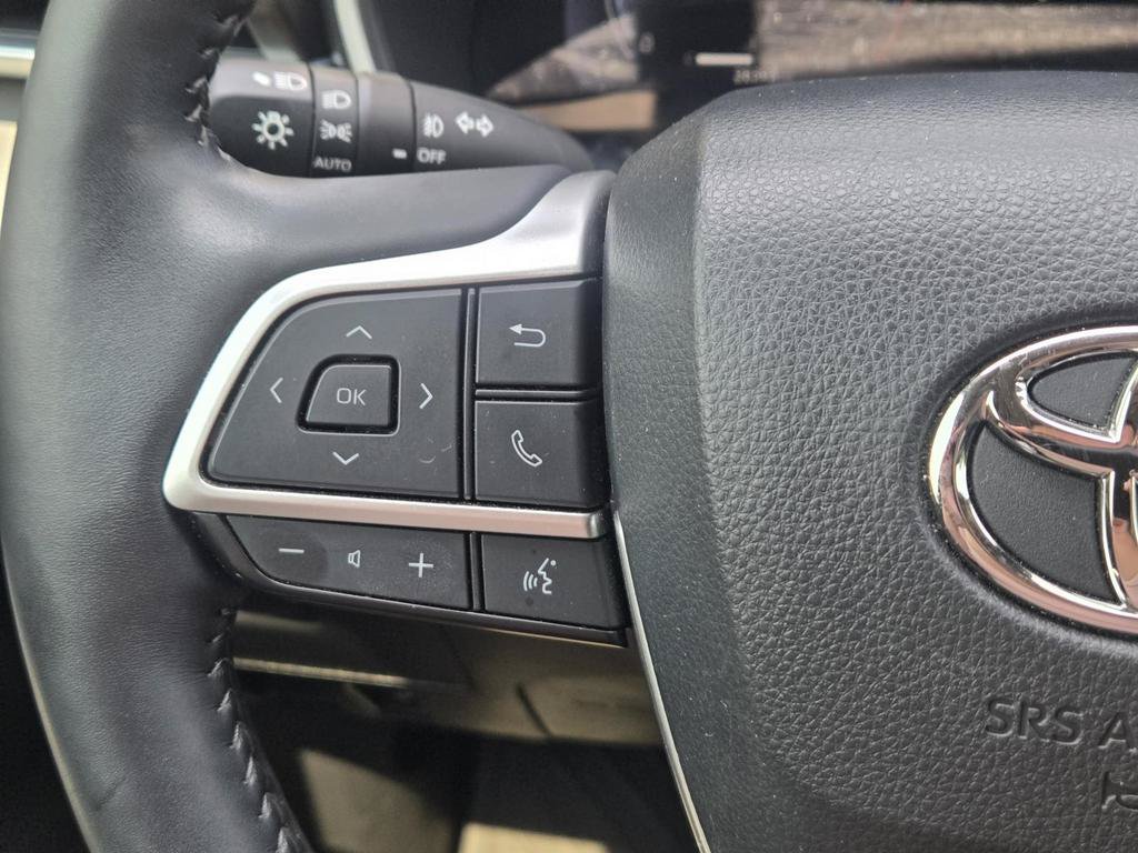 Used 2023 Toyota Highlander Limited FWD image 24