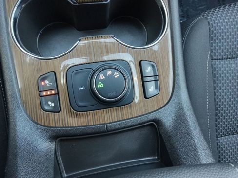 Used 2021 GMC Acadia SLE w/ Driver Convenience Package image 19