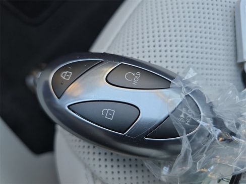 Certified 2025 Hyundai Tucson Limited FWD image 36
