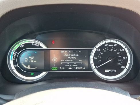 Used 2017 Kia Niro Touring w/ Advanced Technology Package FWD image 20