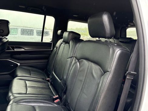 Used 2023 Jeep Wagoneer Series II AWD/4WD image 10