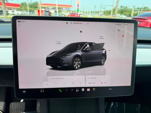 Used 2023 Tesla Model Y Long Range AWD/4WD image 12