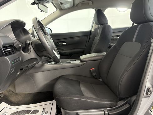 Certified 2022 Nissan Sentra SV FWD image 5