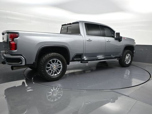 Used 2024 Chevrolet Silverado 2500 LTZ w/ LTZ Premium Package AWD/4WD image 5